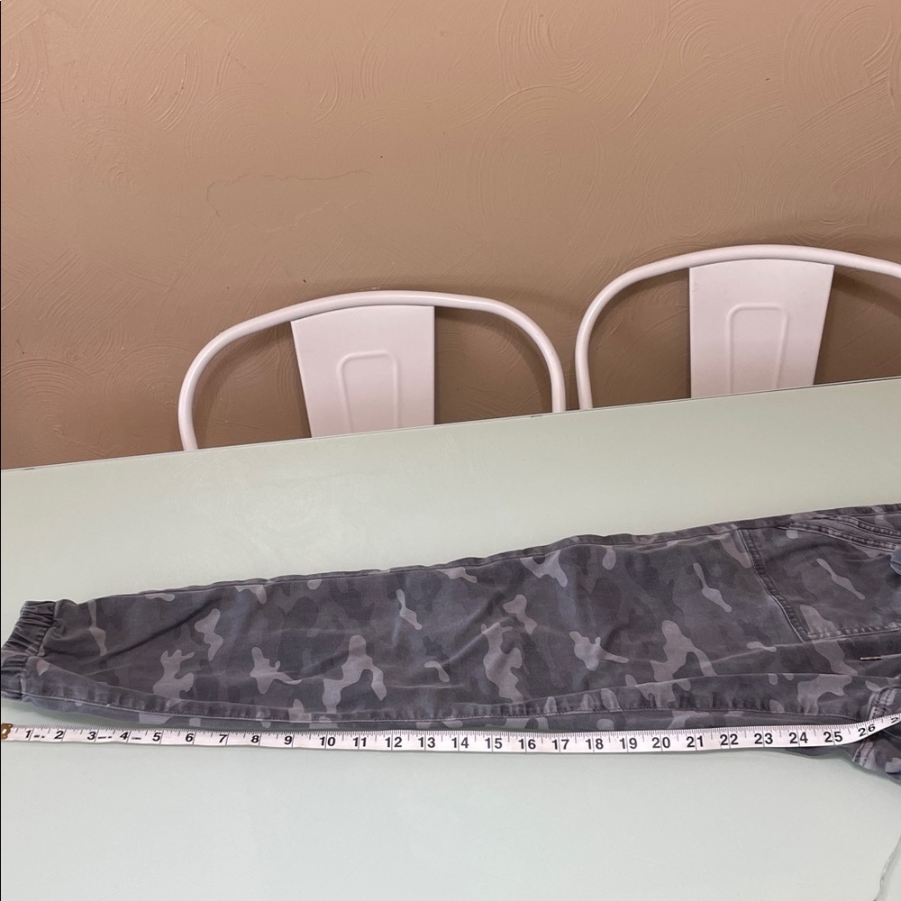 American Eagle Gray Jogger Pants - Picture 4 of 15
